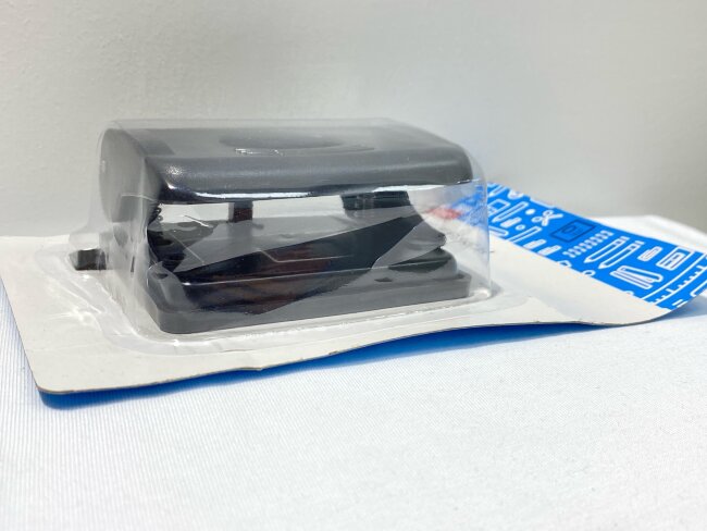 Дырокол 9*13 см.1 шт.