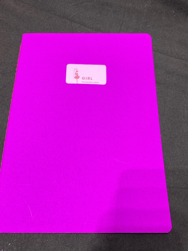 Тетрадь в линию с радужными листами 28 листов 18*25 см.