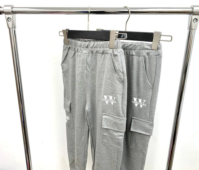 Штаны спортивные с манжетами и карманами