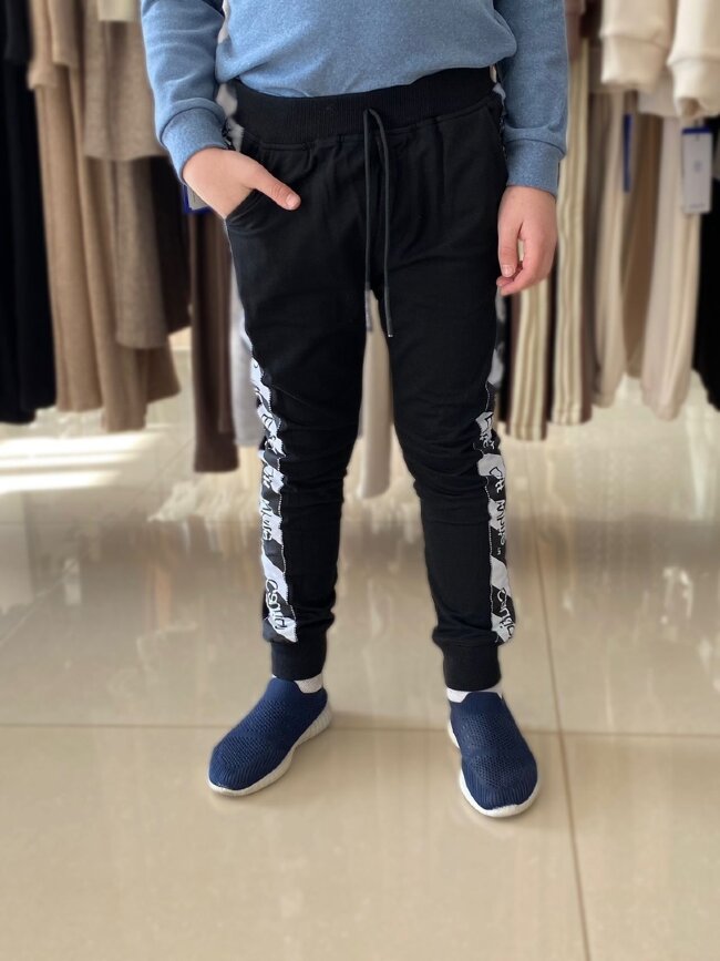 Штаны с лампасами на манжете