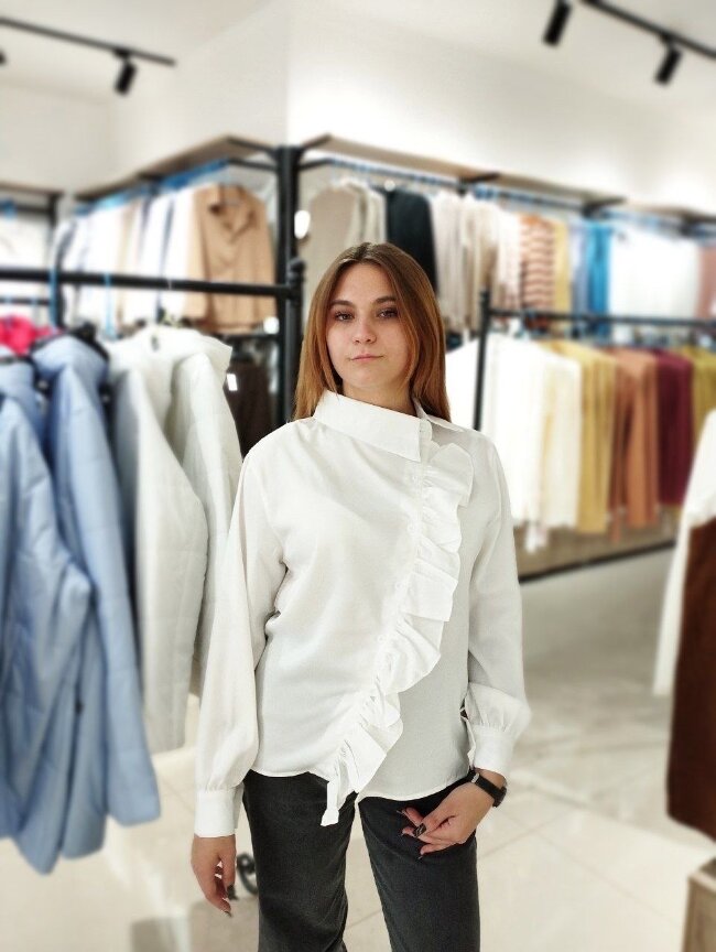 Блузка классическая жабо