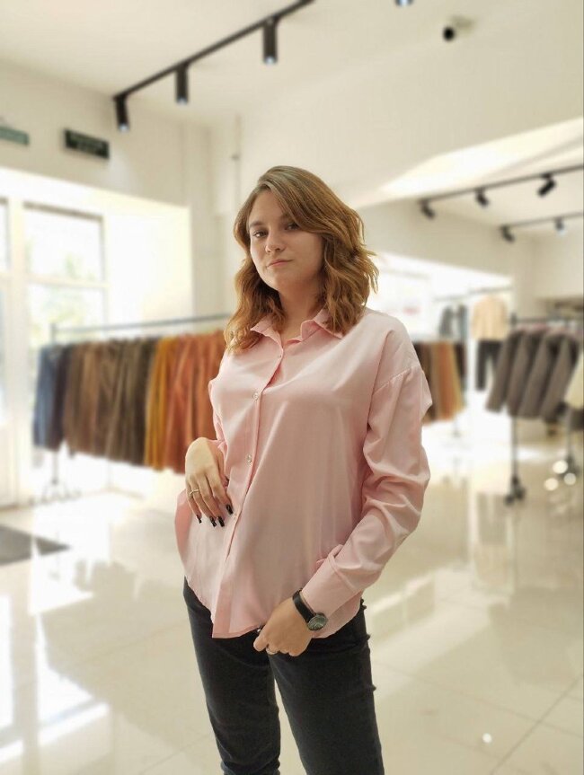 Блузка с воротником стойка