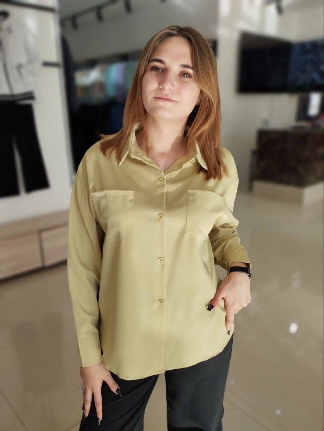 Блузка классическая с карманами