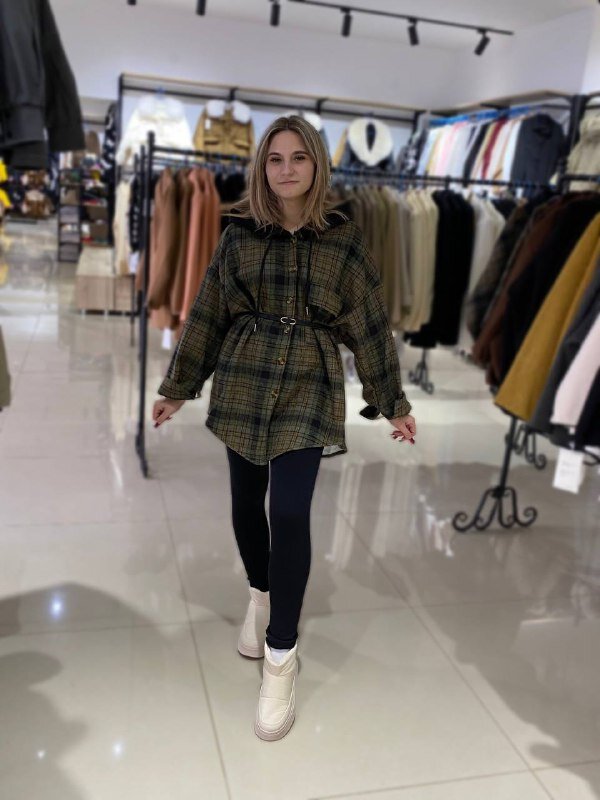 Кофта женская теплая с капюшоном, пуговицы