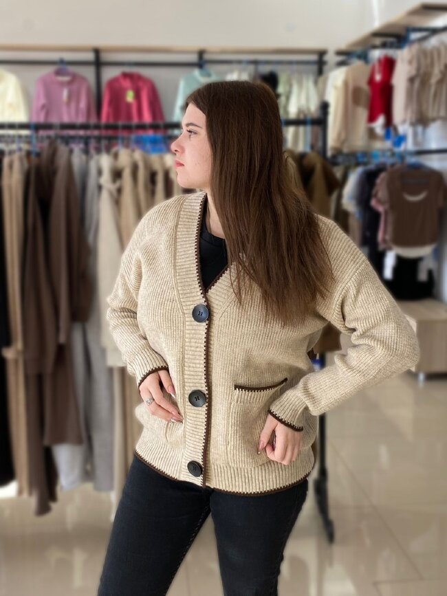 Кофта женская вырез большие пуговицы