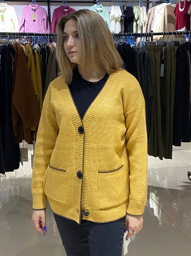 Кофта женская вырез большие пуговицы