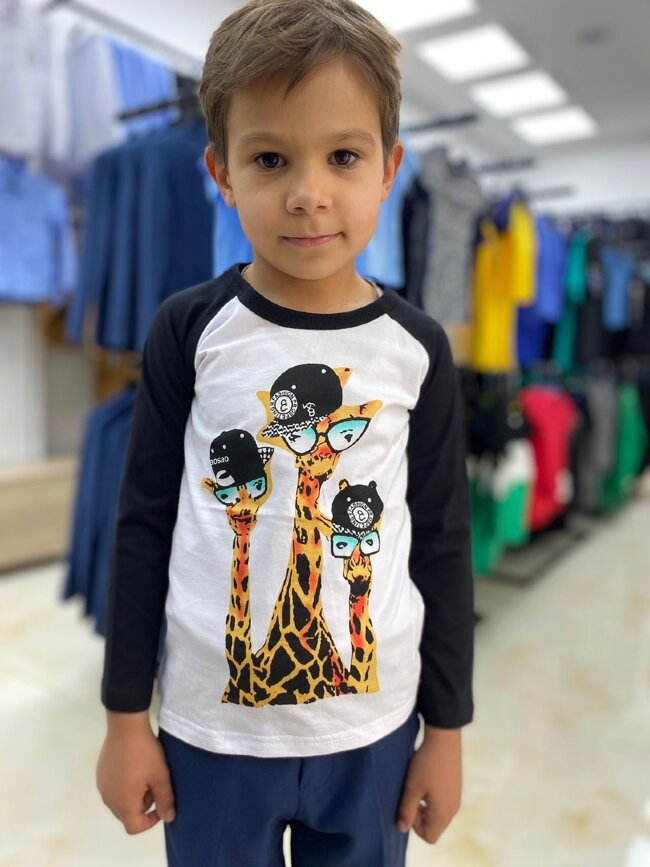 Кофта с жирафом на мальчика