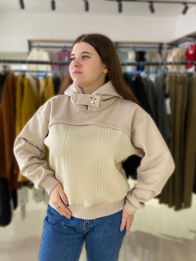 Кофта женская заклепки Мок 37